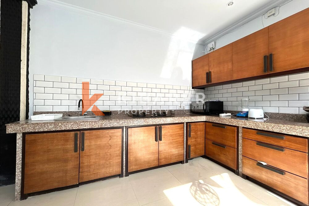 Comfortable Two-Bedroom Tropical Villa with Open Living Room in Berawa — image 4