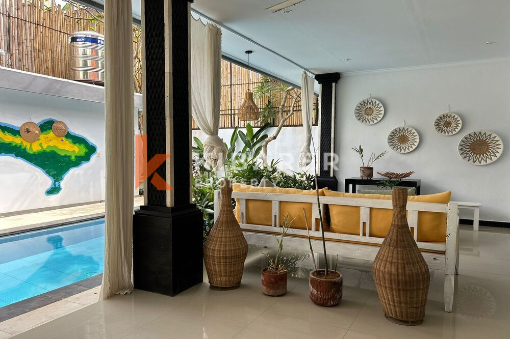 Comfortable Two-Bedroom Tropical Villa with Open Living Room in Berawa — image 3
