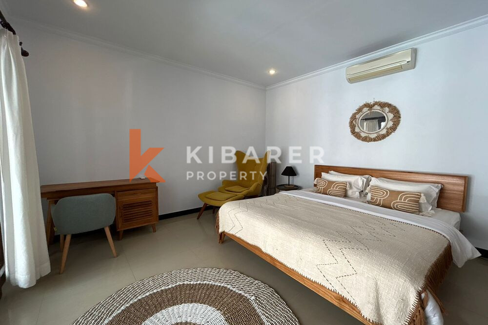 Comfortable Two-Bedroom Tropical Villa with Open Living Room in Berawa — image 9