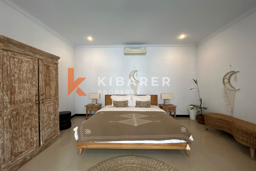 Comfortable Two-Bedroom Tropical Villa with Open Living Room in Berawa — image 13