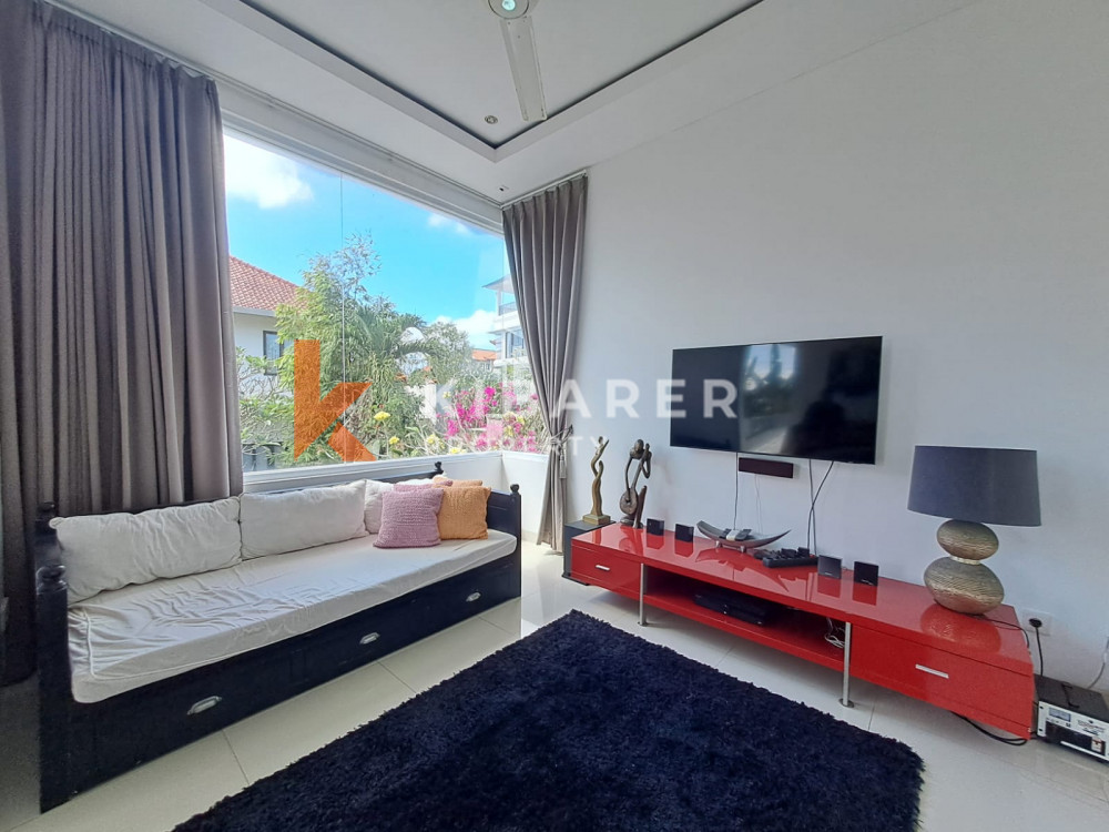Beautiful Four-Bedroom Villa with Closed Living Room Located in the Ungasan Hills — image 12