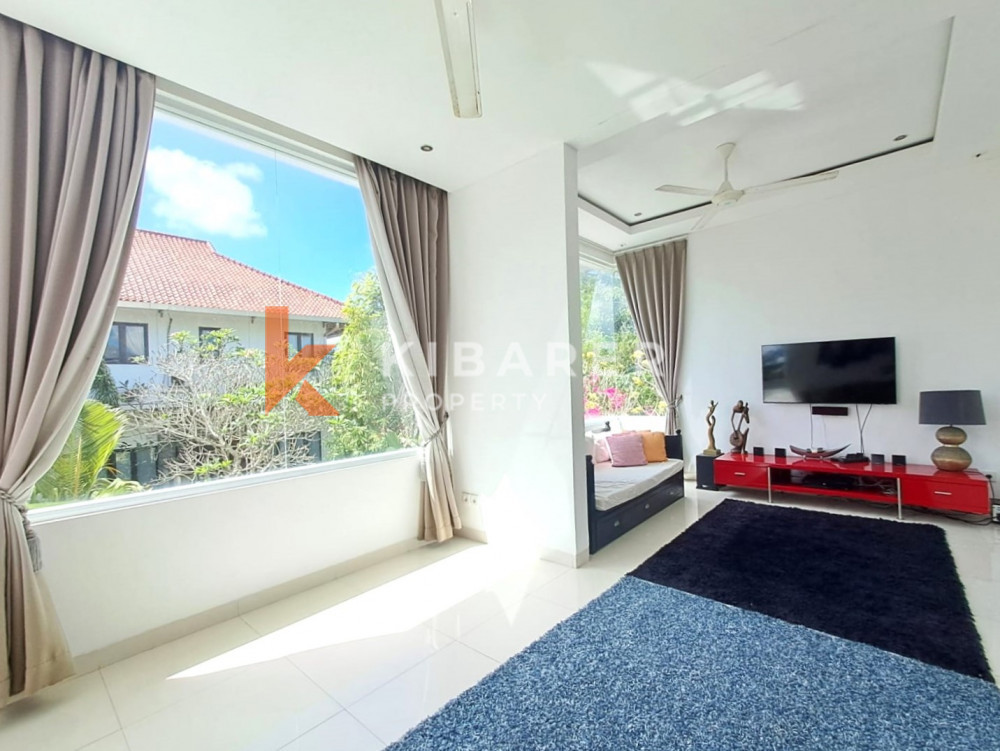 Beautiful Four-Bedroom Villa with Closed Living Room Located in the Ungasan Hills — image 15
