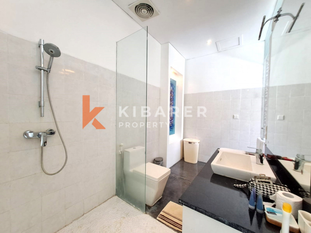 Beautiful Four-Bedroom Villa with Closed Living Room Located in the Ungasan Hills — image 18