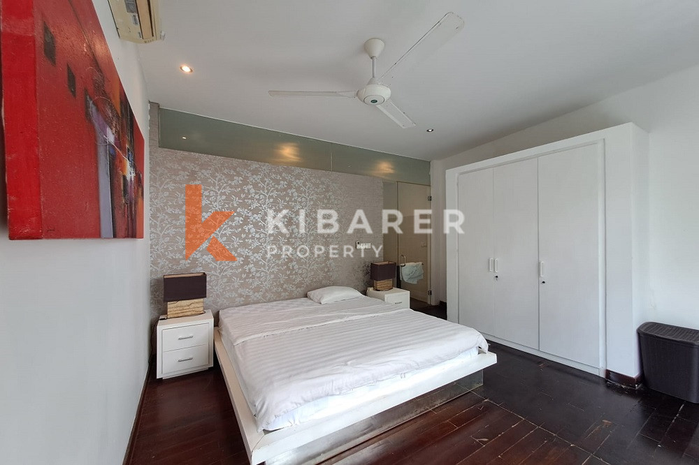 Beautiful Four-Bedroom Villa with Closed Living Room Located in the Ungasan Hills — image 9
