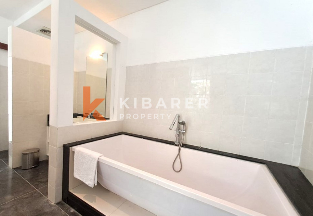 Beautiful Four-Bedroom Villa with Closed Living Room Located in the Ungasan Hills — image 11