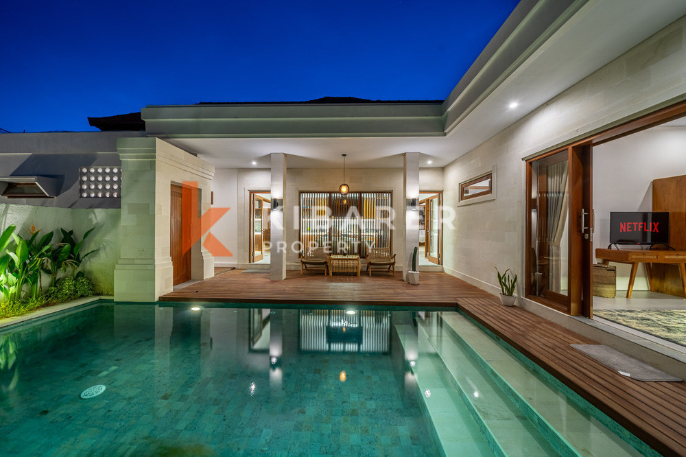 Amazing Three Bedroom Enclosed Living Contemporary Villa in Berawa