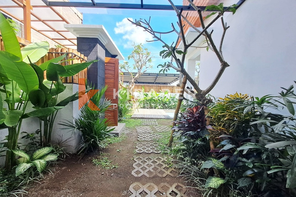 Charming Mix Joglo Two-Bedroom Villa Close to the Beach in Seseh — image 3