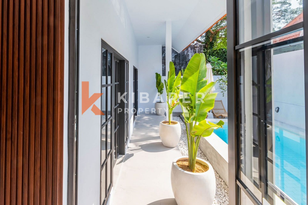 Charming Modern Style Villa with Three Bedrooms and Closed Living Room, Within Walking Distance to Echo Beach — image 2