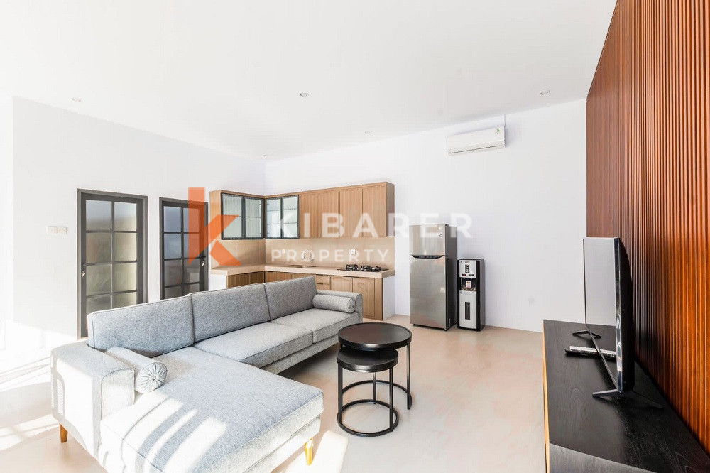 Charming Modern Style Villa with Three Bedrooms and Closed Living Room, Within Walking Distance to Echo Beach — image 4