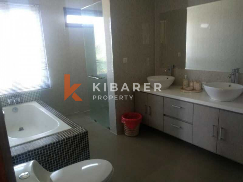Beachside Three Bedroom Villa for Rent in Nyanyi — image 8