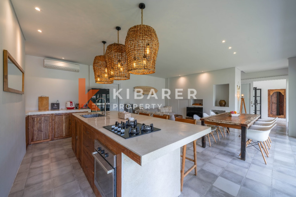 Five-Bedroom Indonesian Style Villa for Rent in Canggu — image 9