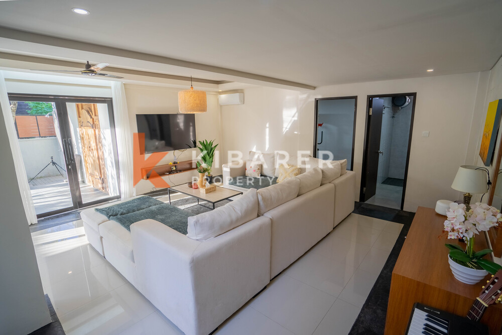Marvelous Four-Bedroom Enclosed Living Room Luxury Villa in Jimbaran — image 19
