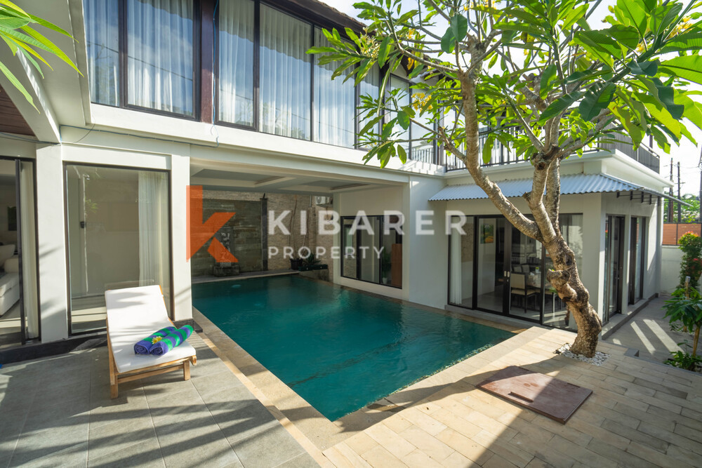 Stunning Four-Bedroom Enclosed Living Villa with Gym in Jimbaran — image 4