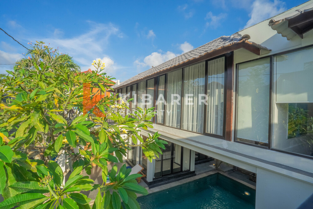 Stunning Four-Bedroom Enclosed Living Villa with Gym in Jimbaran — image 5