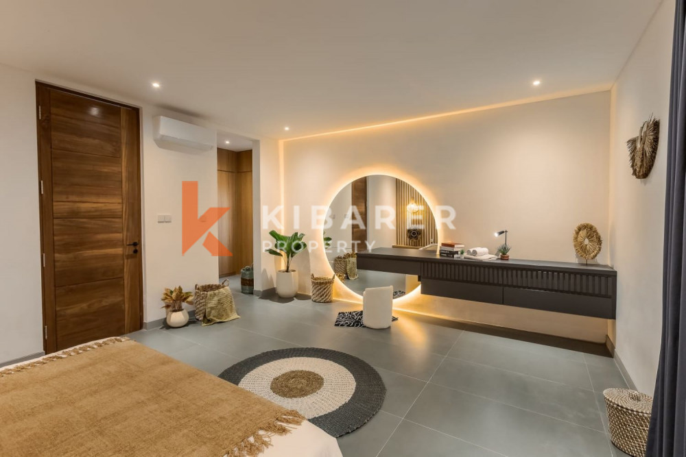Four-Bedroom Villa with Closed Living Room in Canggu — image 13