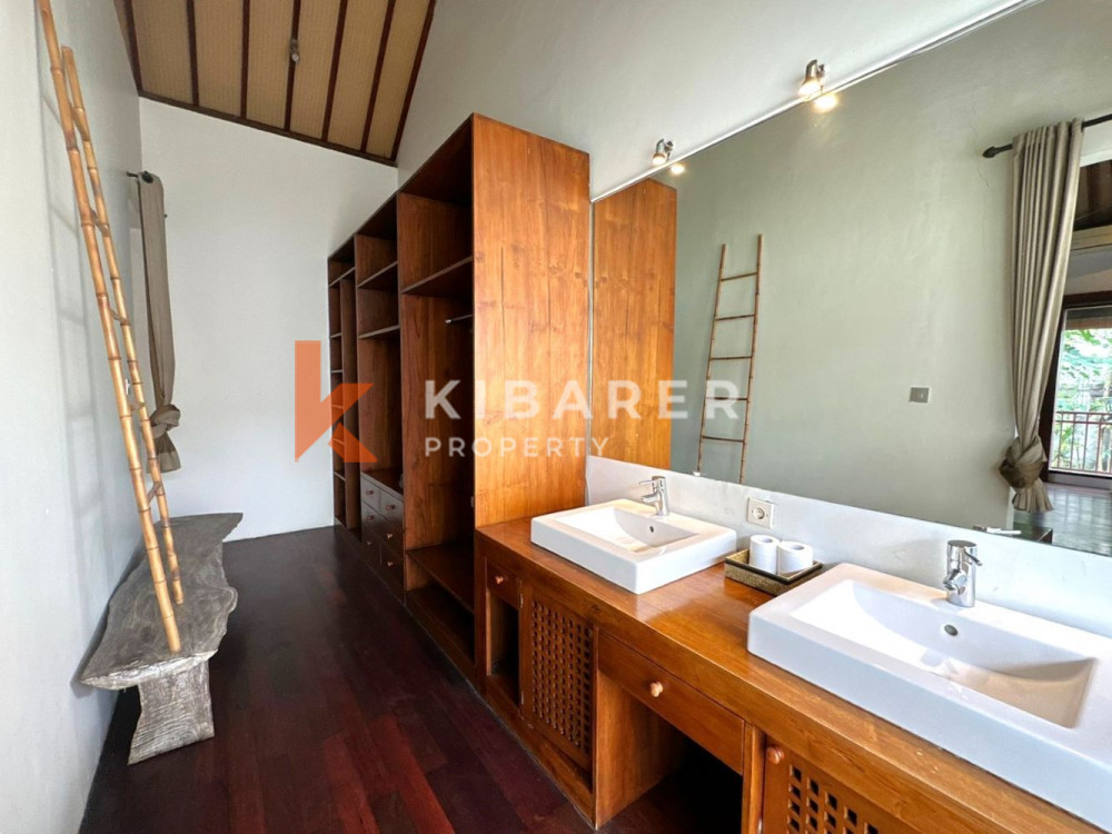 Spacious Four-Bedroom Villa in Babakan — image 19
