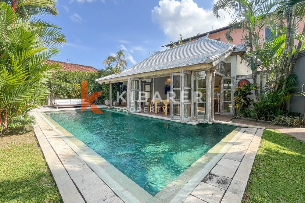 Relaxing Three-Bedroom Enclosed Living Villa Situated in Kerobokan Area — image 5