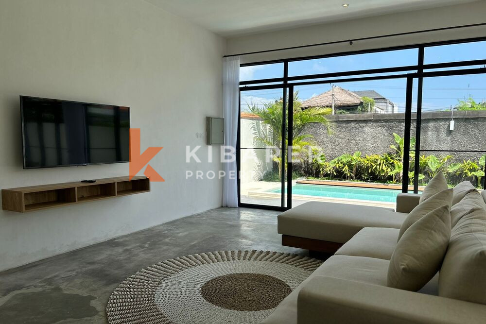 Delight Three Bedroom Enclosed Living Tropical Villa Situated in Canggu — image 5
