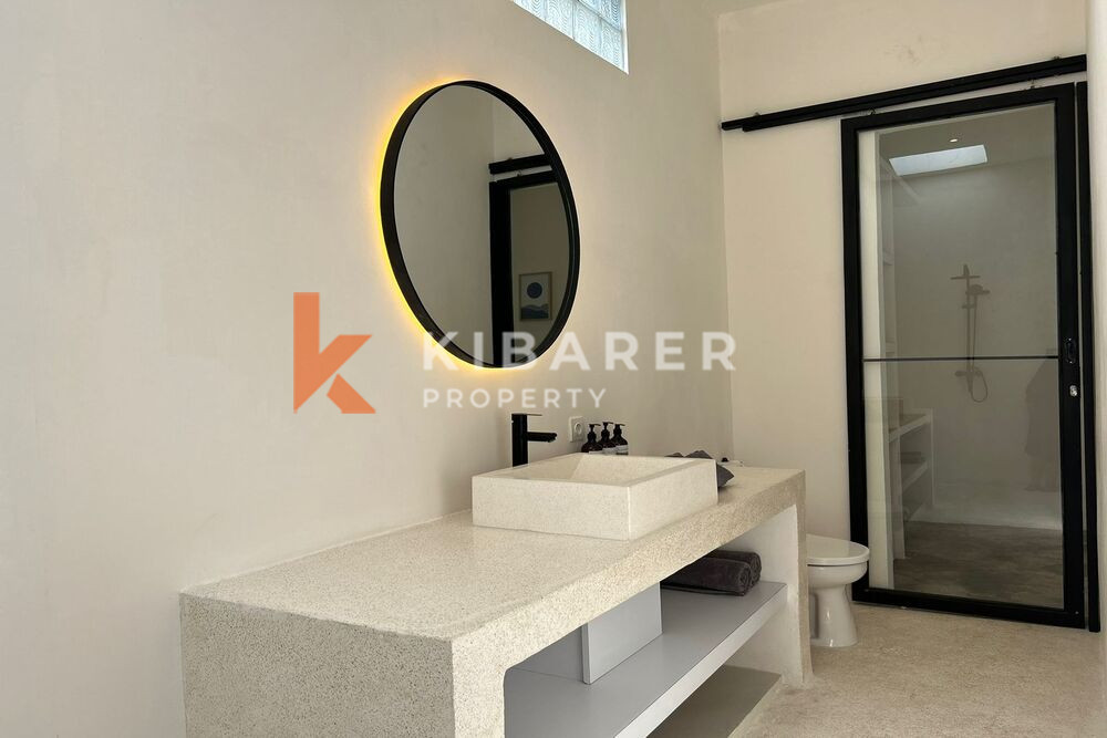 Delight Three Bedroom Enclosed Living Tropical Villa Situated in Canggu — image 17