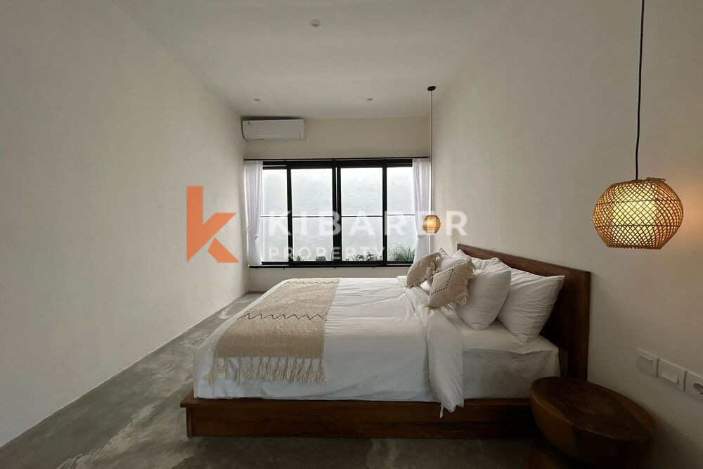 Delight Three Bedroom Enclosed Living Tropical Villa Situated in Canggu — image 18