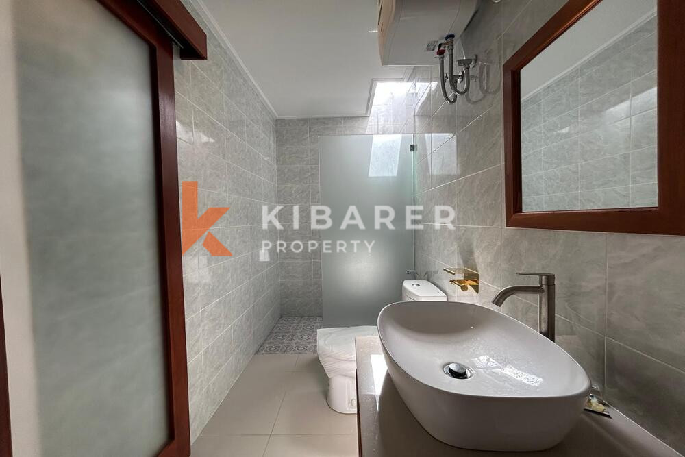 Delightful Two Bedroom Enclosed Living Villa Situated in Canggun Canggu — image 11
