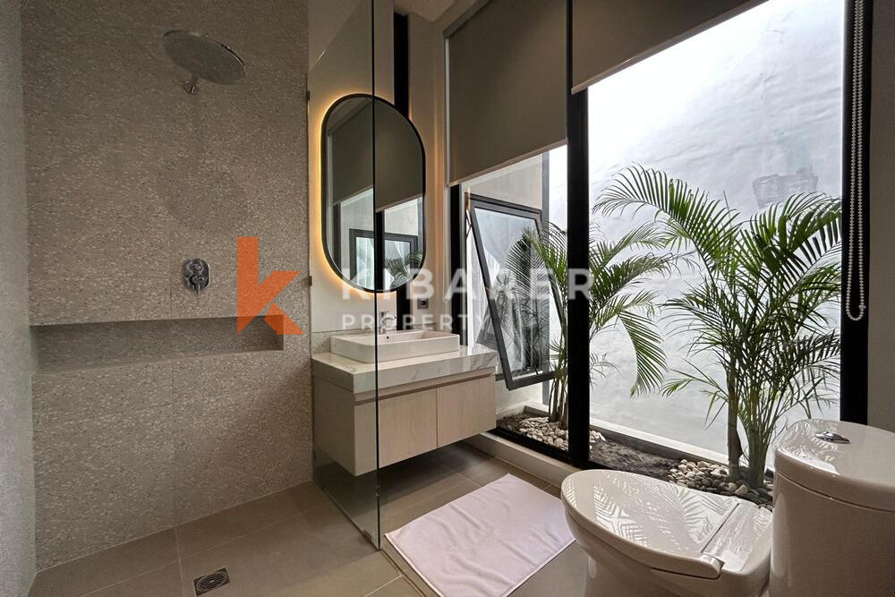 Exquisite Two Level Two Bedroom Contemporary Villa in Berawa — image 11