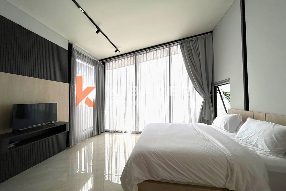 Exquisite Two Level Two Bedroom Contemporary Villa in Berawa — image 12