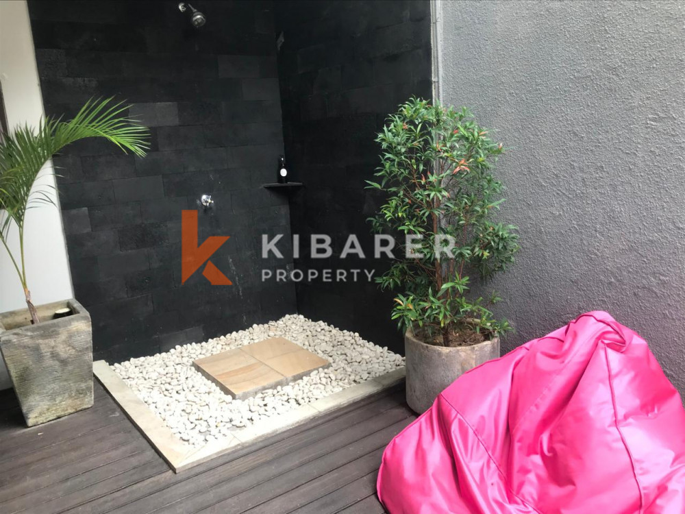 Charming Two-Bedroom Villa in Secure Gated Complex in Kerobokan — image 4