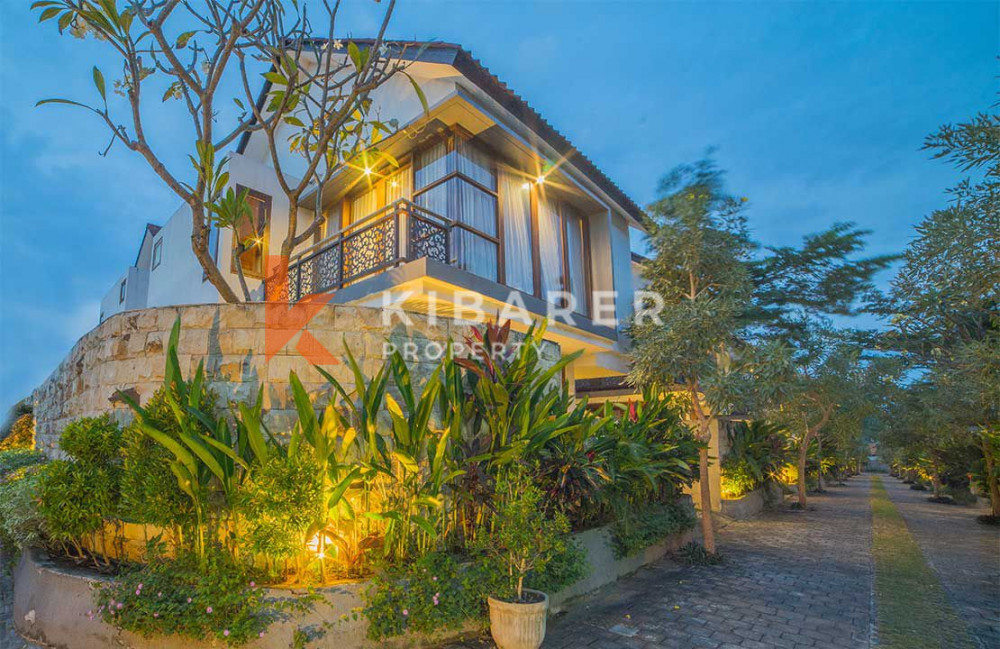 Charming Two-Bedroom Villa in Secure Gated Complex in Kerobokan — image 1