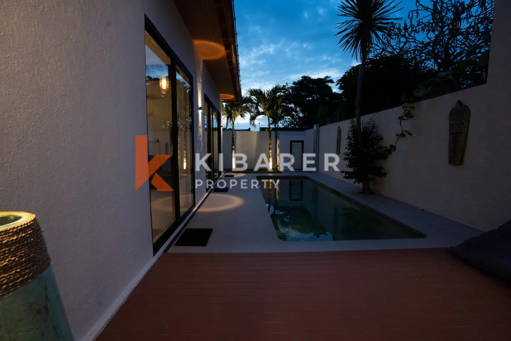 Three-Bedroom Villa with Closed Living Room in Balangan — image 3