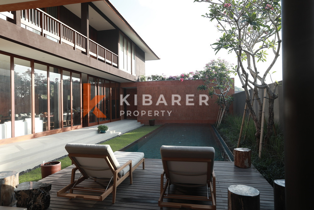 Stunning Four-Bedroom Enclosed Living Villa Walking distance to Jimbaran Beach — image 1