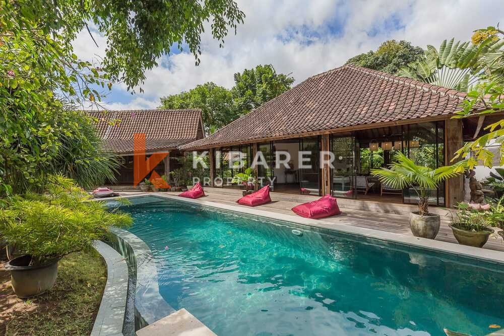 Beautiful Five Bedrooms Villa In Umalas Kerobokan
