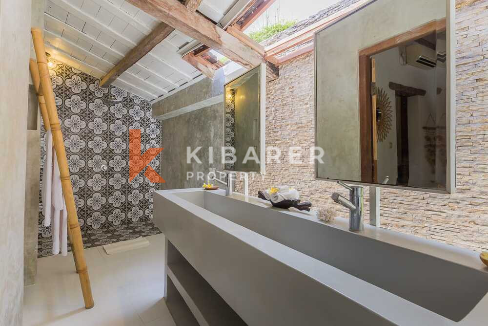 Beautiful Five Bedrooms Villa In Umalas Kerobokan — image 11
