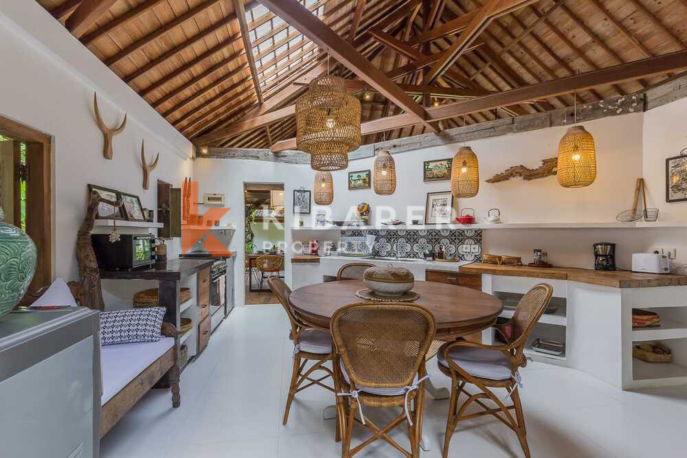 Beautiful Five Bedrooms Villa In Umalas Kerobokan — image 16