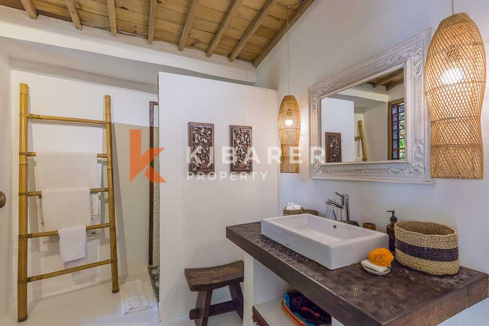 Beautiful Five Bedrooms Villa In Umalas Kerobokan — image 19