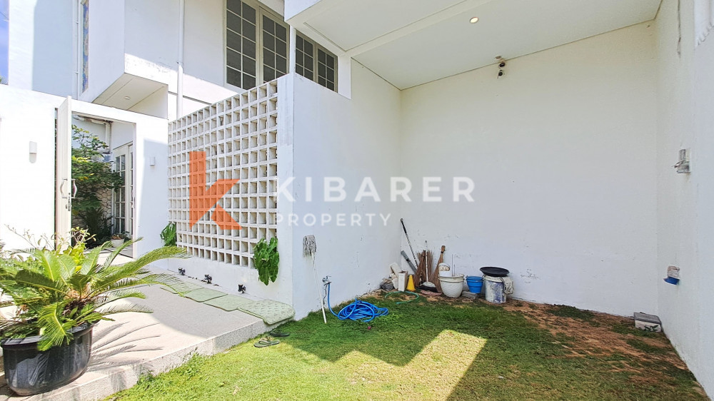 Beautiful Closed Three-Bedroom Villa Located in Canggu — image 2