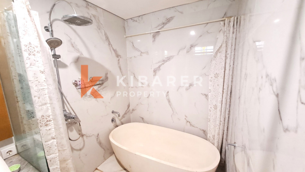 Beautiful Closed Three-Bedroom Villa Located in Canggu — image 16