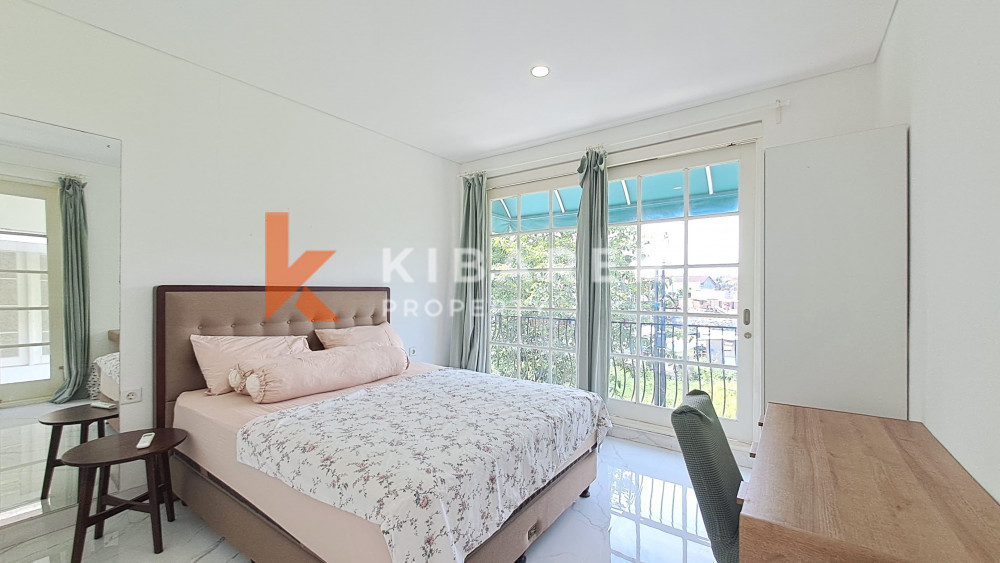 Beautiful Closed Three-Bedroom Villa Located in Canggu — image 19