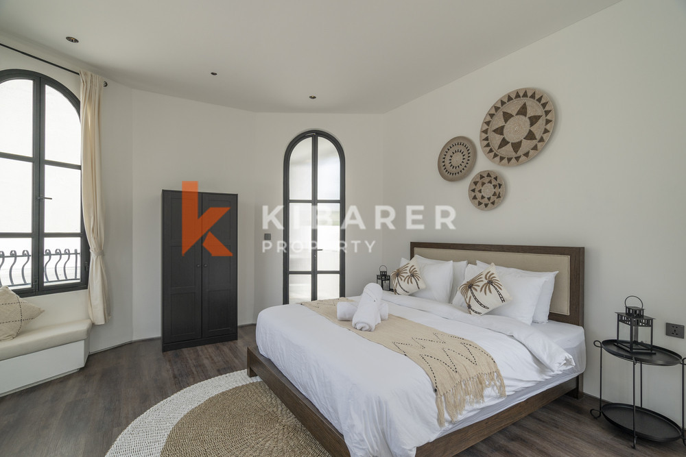 Elegance Three-Bedroom Villa with Enclosed Living Room in Berawa — image 15