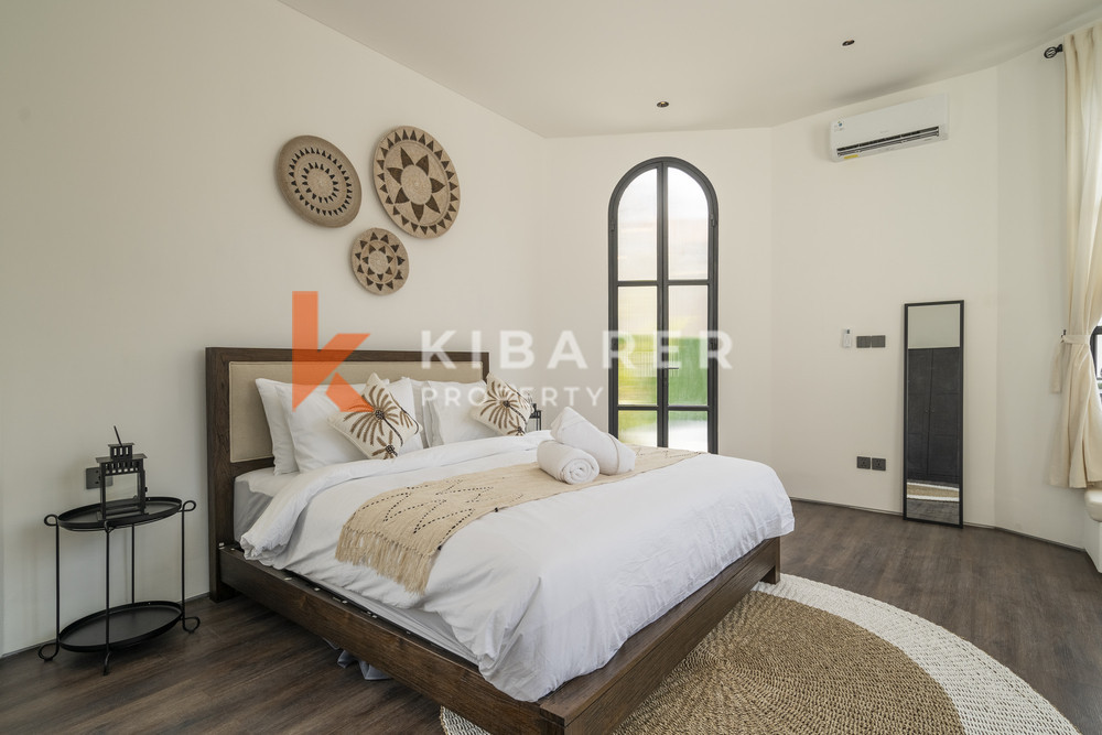 Elegance Three-Bedroom Villa with Enclosed Living Room in Berawa — image 18