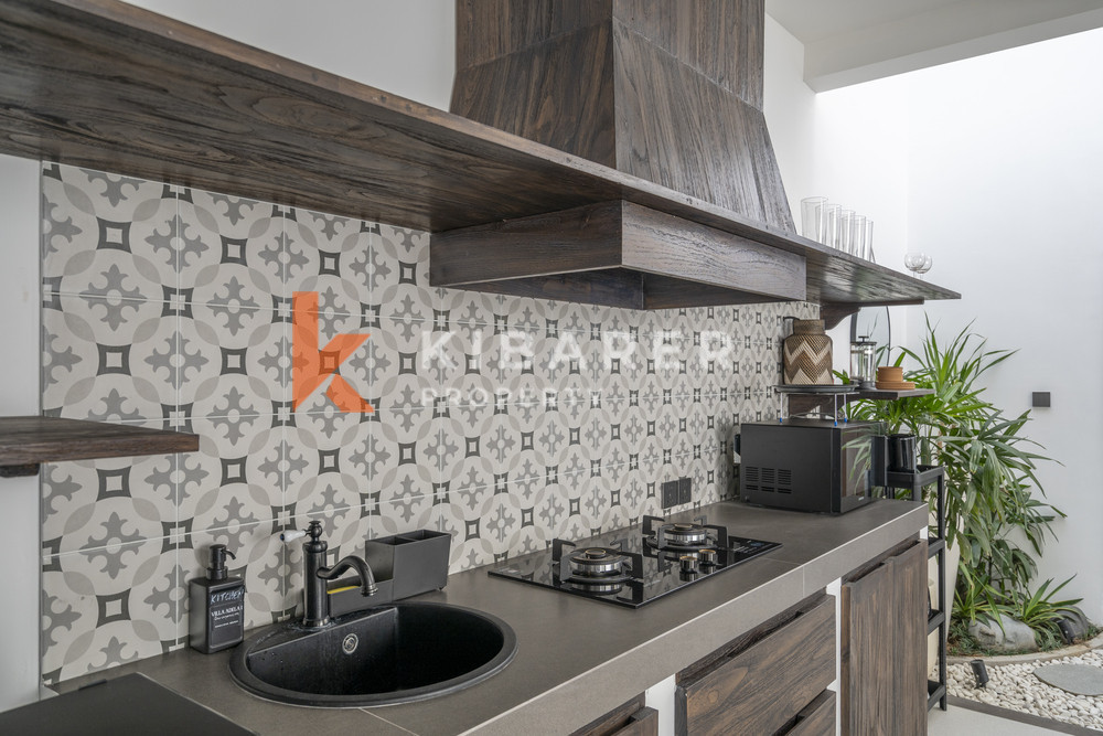 Elegance Three-Bedroom Villa with Enclosed Living Room in Berawa — image 11