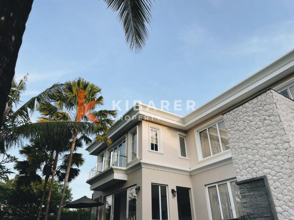 Three-Bedroom Villa with Closed Living Room for Rent at New Kuta Golf Pecatu — image 2