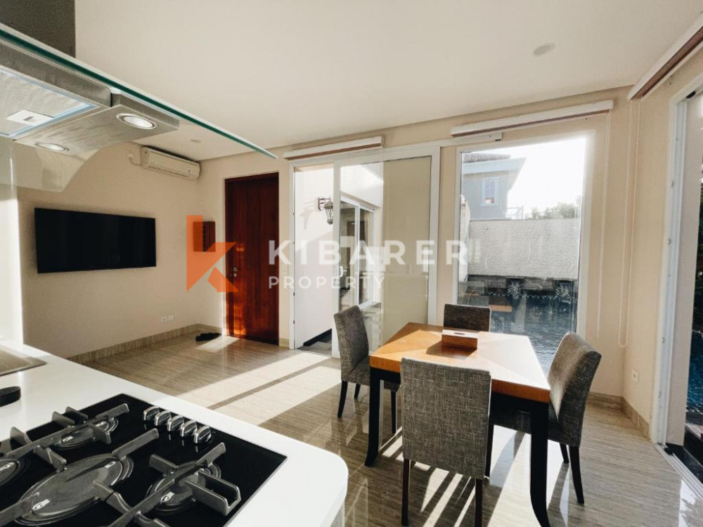 Two-Bedroom Villa with Enclosed Living Space in New Kuta Golf — image 5