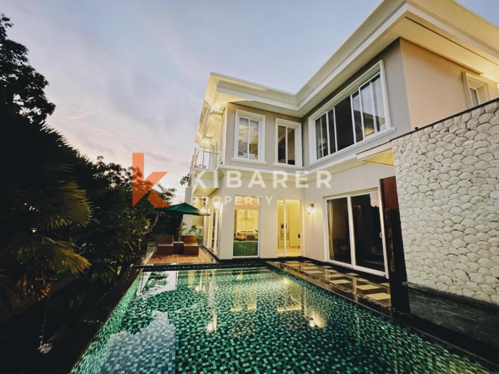 Two-Bedroom Villa with Enclosed Living Space in New Kuta Golf
