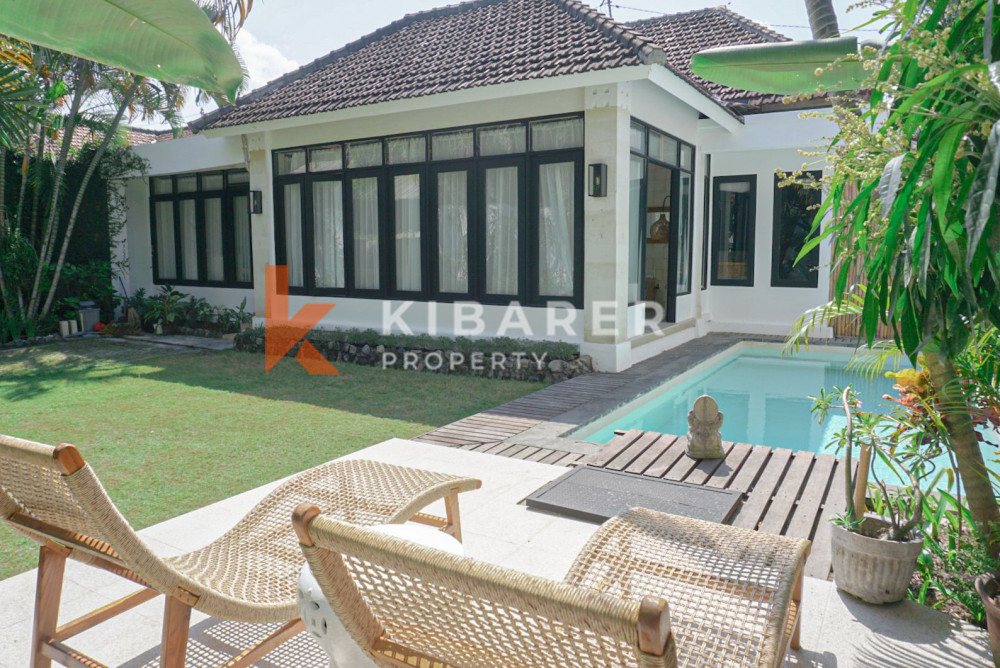 Two-bedromm Villa with Enclosed Living for Rent in Umalas