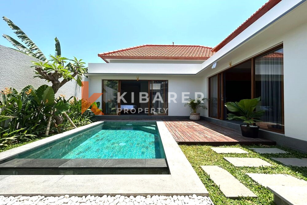 Sophisticated Two-Bedroom Villa with Enclosed Living Space in Pererenan — image 2