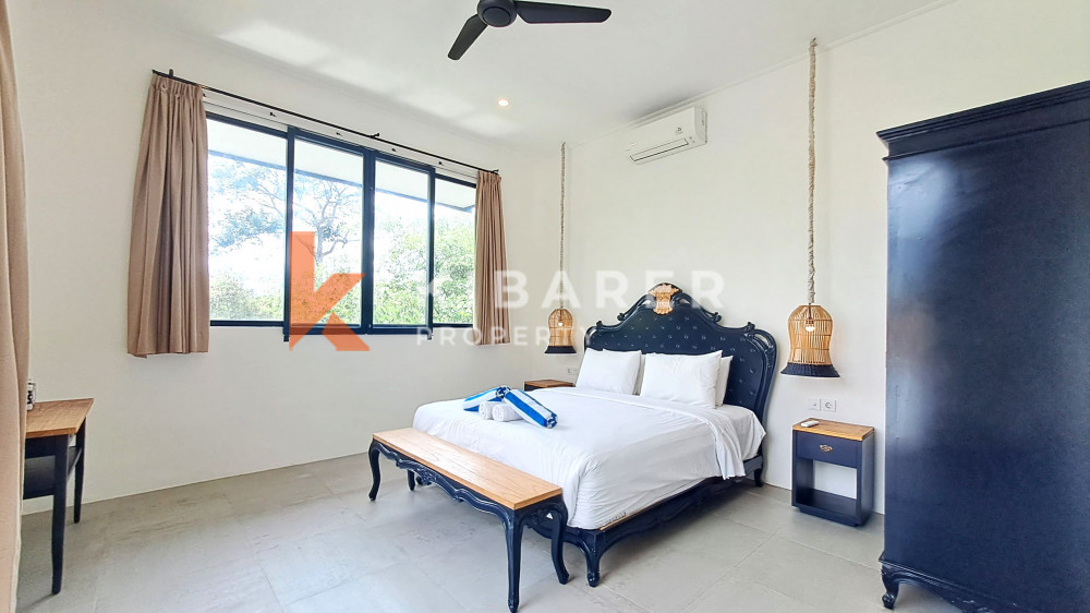 Recently Renovated Three-Bedroom Villa with Enclosed Living Room in Berawa — image 15