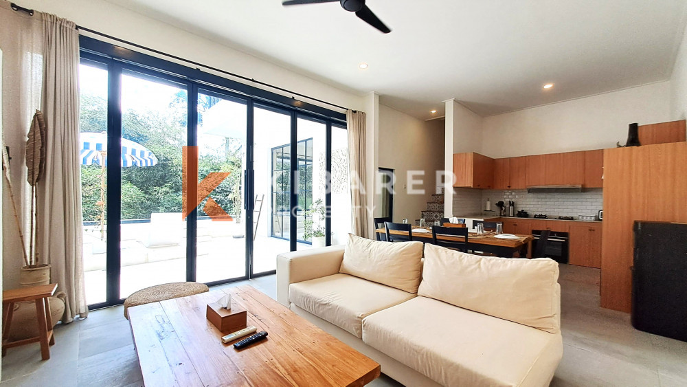 Recently Renovated Three-Bedroom Villa with Enclosed Living Room in Berawa — image 5