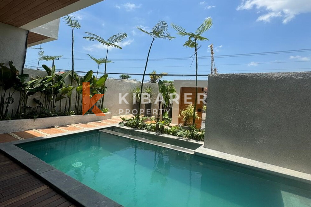 Exquisite Three-Bedroom Enclosed Living Modern Villa in Canggu — image 2