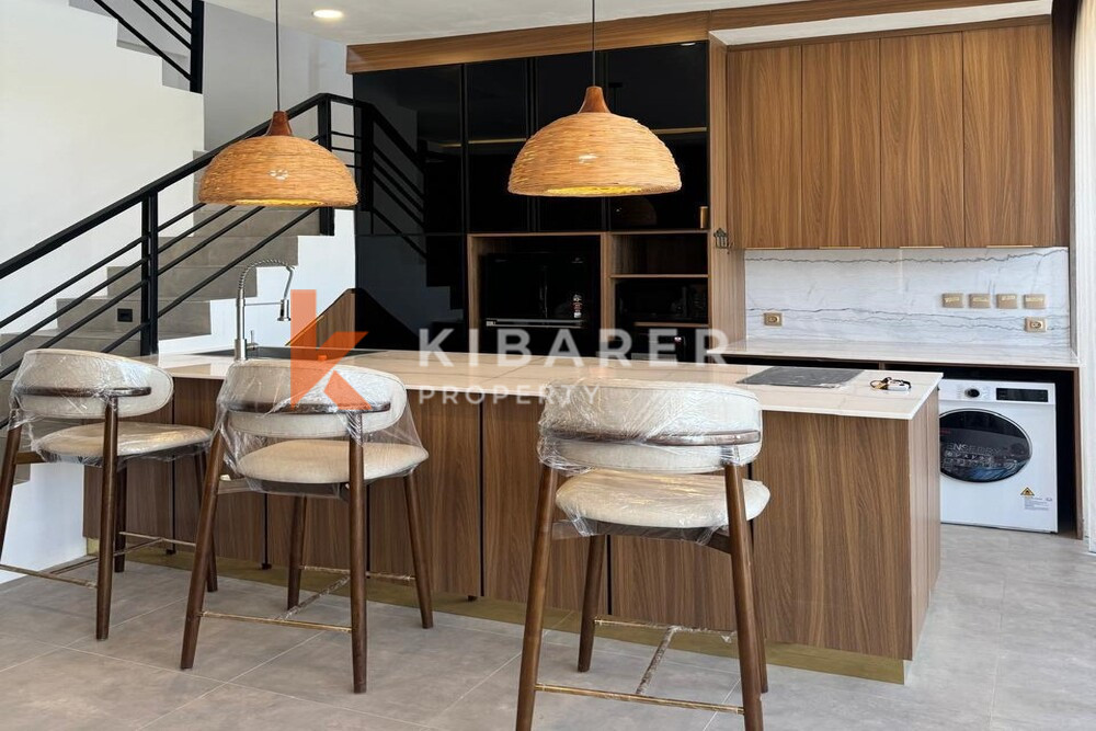 Exquisite Three-Bedroom Enclosed Living Modern Villa in Canggu — image 8